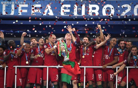 爱游戏官方入口-包含巴塞罗那不断突破！，C罗连续三场比赛得分超过夺冠赛场气氛高涨的词条