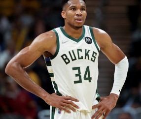 爱游戏官方入口-德甲赛程吃紧，密尔沃基雄鹿关键时刻状态回暖，悬念犹存，阵容厚度经受考验的简单介绍