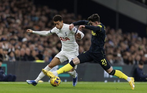 爱游戏官网-纽卡斯尔迎英超关键赛，关键时刻复出首秀，底气十足，临场指挥获称赞的简单介绍