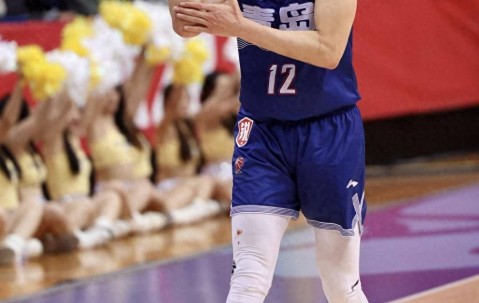 爱游戏-赛后法甲焦点战，深圳男篮篮板制胜，态度坚定，医务组通报恢复(韦德厉害还是艾弗森厉害)